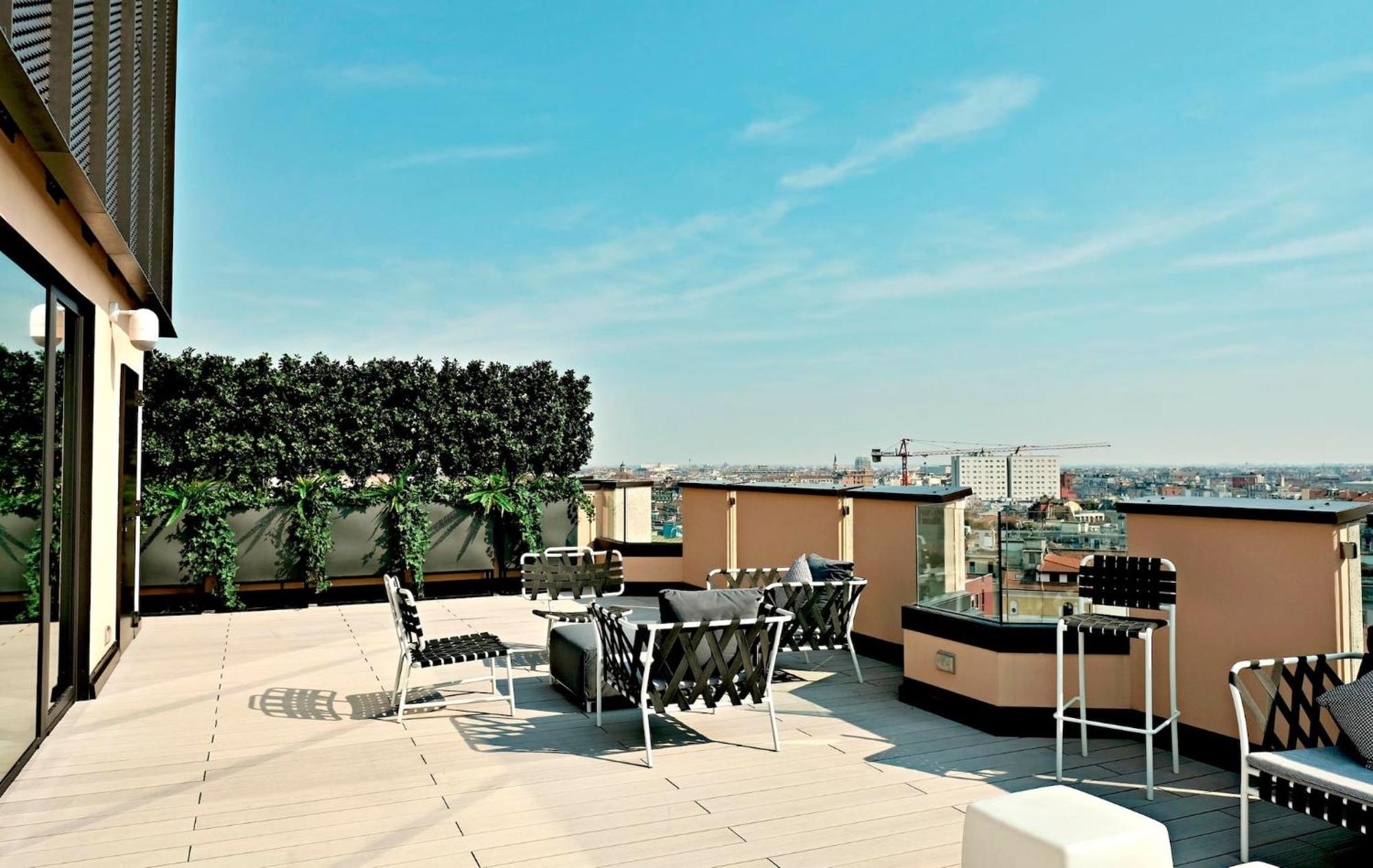 San Babila Central Tower With Panoramic Terrace Overlooking Duomo By Rentopolis Milan Extérieur photo