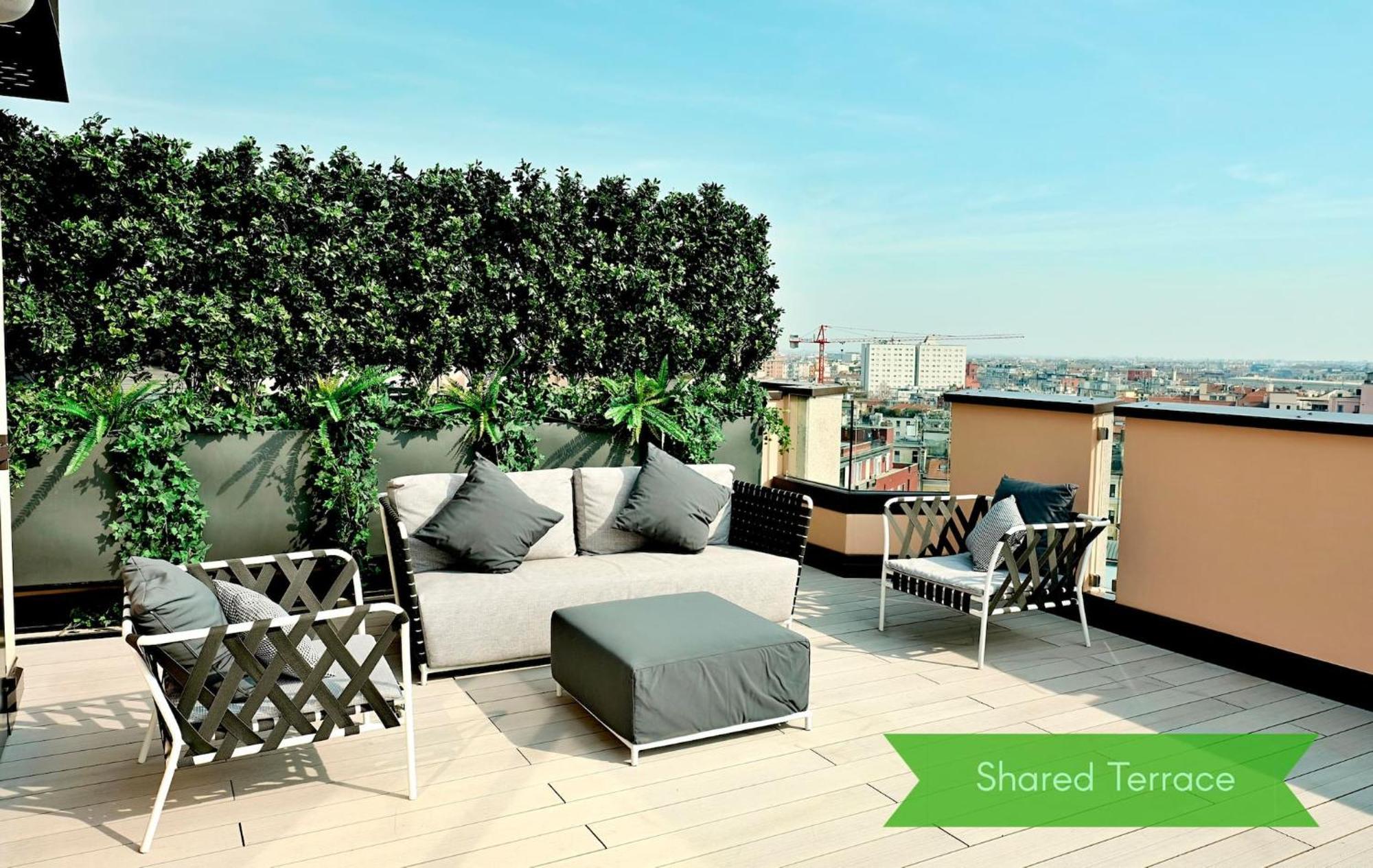 San Babila Central Tower With Panoramic Terrace Overlooking Duomo By Rentopolis Milan Extérieur photo