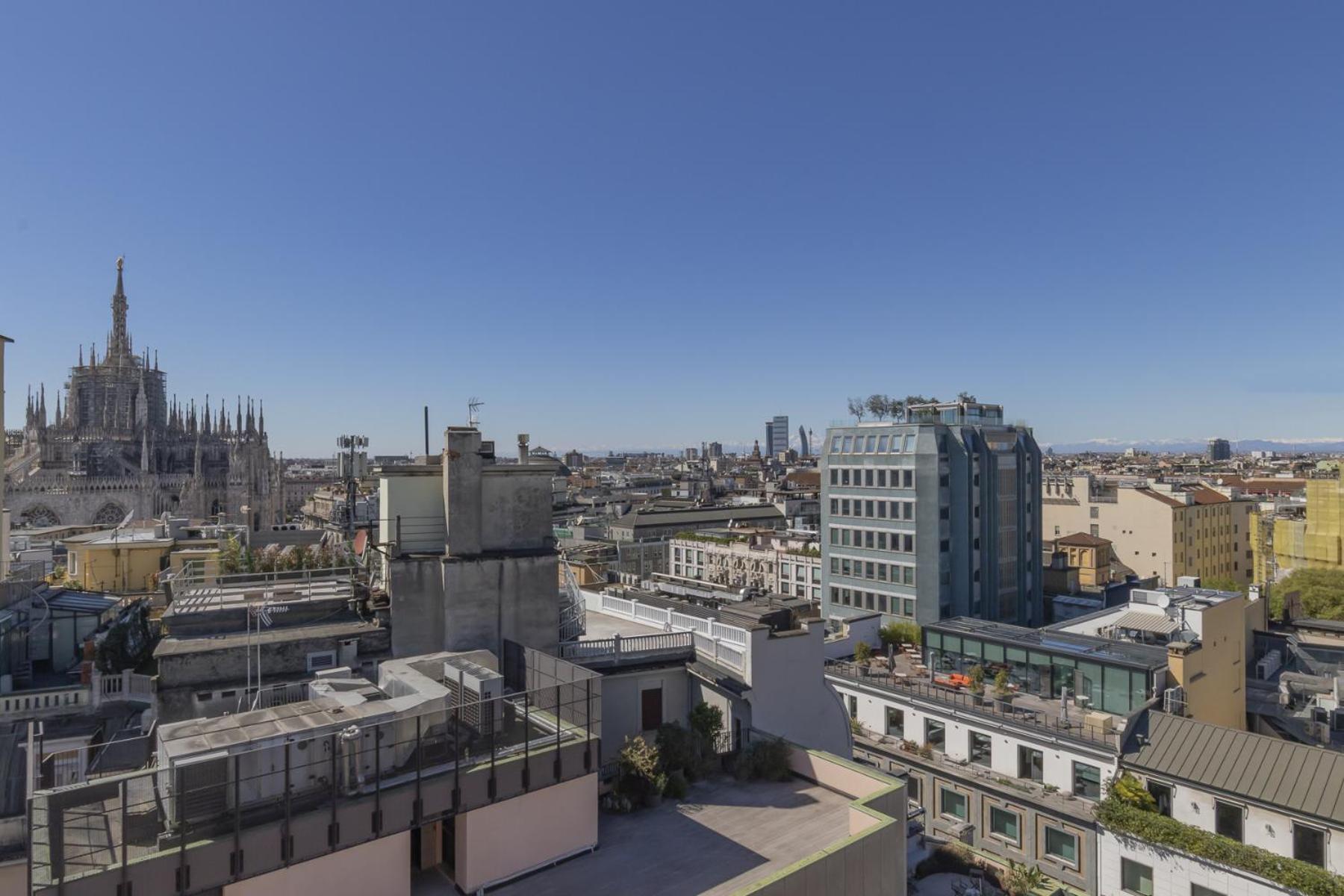 San Babila Central Tower With Panoramic Terrace Overlooking Duomo By Rentopolis Milan Extérieur photo
