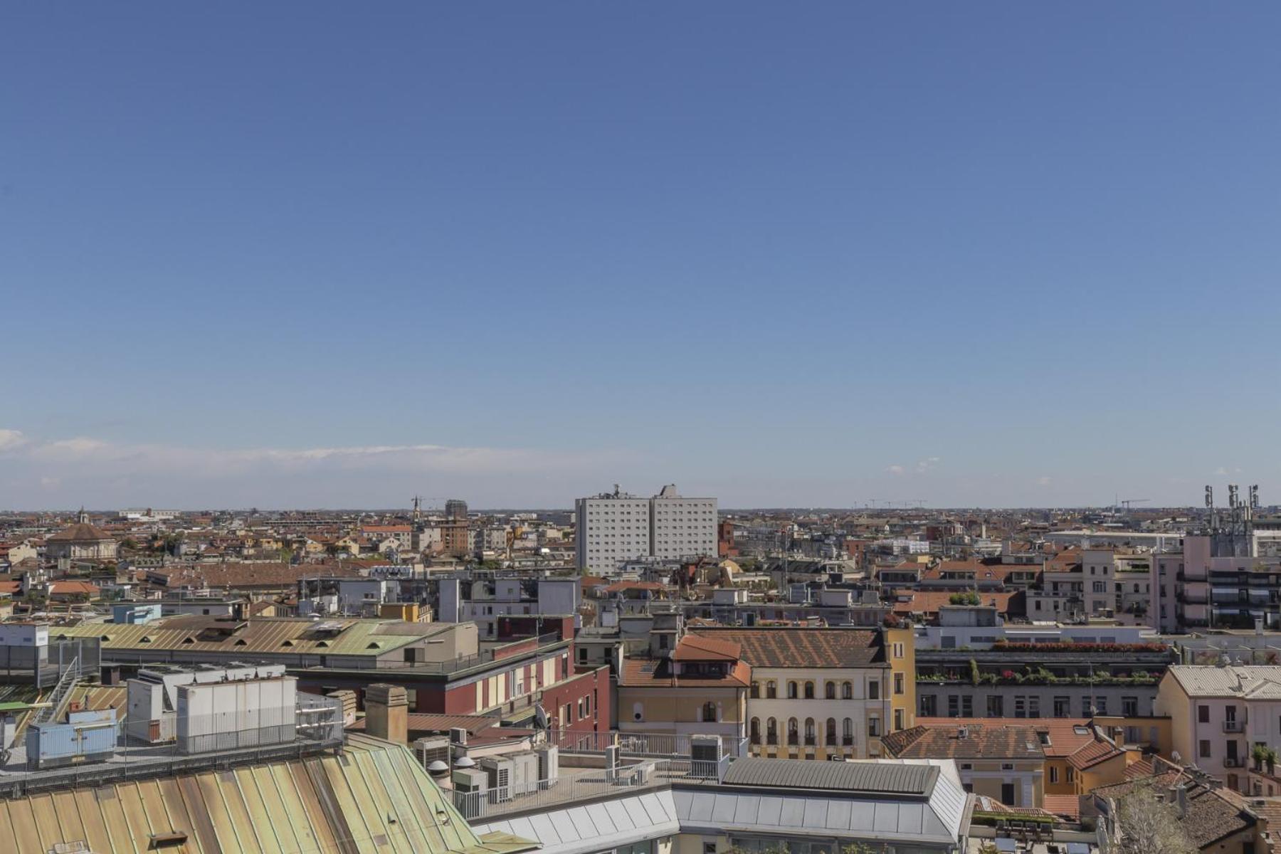 San Babila Central Tower With Panoramic Terrace Overlooking Duomo By Rentopolis Milan Extérieur photo
